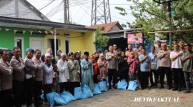 Serap Aspirasi Warga, Kapolres Tangerang Kota Bagikan Sembako dan Ingatkan Bahaya Tawuran serta Narkoba