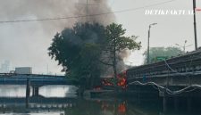 Kebakaran Kabel Listrik Bertegangan 20.000KV di Jembatan Gantung Daan Mogot Jakarta Barat, (Foto.Detikfaktual/Rudi)