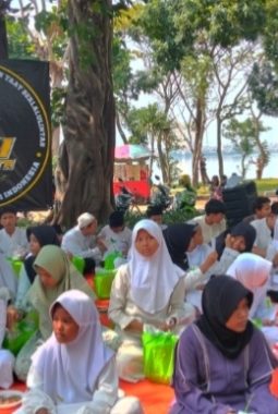 Komunitas Pengemudi DKI Jakarta Bersatu Santuni 76 Anak Yatim di Waduk Pluit, Perkuat Solidaritas Antar Komunitas