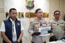 Kapolsek Cengkareng AKP Rahis Fadhilah saat gelar doorstop pengedar sabu dikapuk (Dok.Humas Polsek Cengkareng)