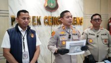 Kapolsek Cengkareng AKP Rahis Fadhilah saat gelar doorstop pengedar sabu dikapuk (Dok.Humas Polsek Cengkareng)