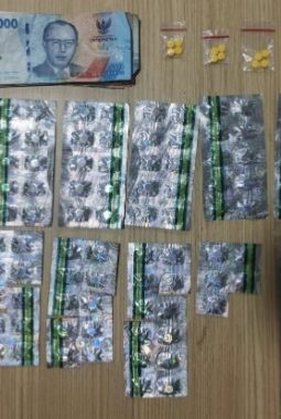 Polisi Tangkap Pengedar Obat Keras Tanpa Izin di Tangerang, Sita Ratusan Ribu Tramadol dan Hexymer