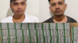 Dua pria berinisial IA dan H diamankan karena diduga menjual obat keras tanpa izin edar di sebuah kios di Kampung Rawa Lumpang, Kelurahan Salembaran Jati
