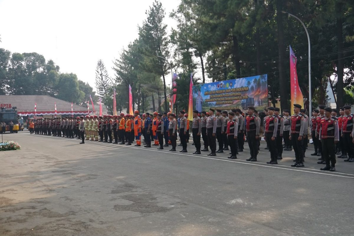 Polri menggelar Apel Gelar Pasukan dalam rangka penanganan Kebakaran Hutan dan Lahan (Karhutla) Tahun Anggaran 2026 secara serentak di seluruh Polda jajaran