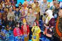 Kapolri Jenderal Polisi Listyo Sigit Prabowo memberikan kesempatan istimewa kepada tiga anak untuk menunjukkan bakat sekaligus menyampaikan mimpi-mimpi besar mereka