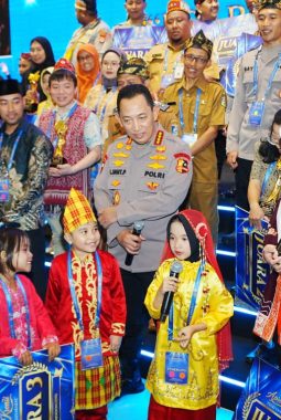 Kapolri Berikan Ruang Anak Bertutur, Tanamkan Keberanian dan Cita-Cita Bangsa