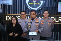 Sejumlah personel Polri terima penghargaan atas dedikasi dan keberanian menjalankan tugas kepolisian saat menangani situasi di Aceh