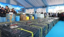 TNI Angkatan Laut (AL) bersama tim gabungan berhasil menggagalkan penyelundupan sekitar 2,6 ton methamphetamine atau sabu cair di perairan