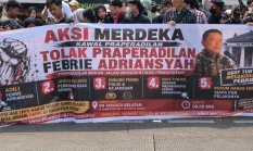Massa Gelar Aksi di PN Jaksel Tolak Praperadilan Febrie Ardiansyah