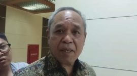 Foto Benny saat diwawancarai wartawan di Kompleks Parlemen, Senayan, Jakarta, Selasa (11/8/2026) (Dok.Istw)