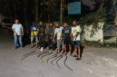 Polsek Tangerang menggagalkan dugaan tawuran pelajar di Komplek Kehakiman. Delapan celurit dan dua sepeda motor diamankan, polisi masih menyelidiki pelaku