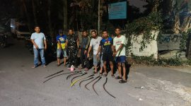Polsek Tangerang menggagalkan dugaan tawuran pelajar di Komplek Kehakiman. Delapan celurit dan dua sepeda motor diamankan, polisi masih menyelidiki pelaku