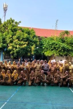Polisi Masuk Sekolah, Pelajar Kota Tangerang Diingatkan Bahaya Tawuran dan Narkoba