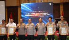 Polres Metro Tangerang Kota menerima penghargaan Pelayanan Prima Kategori A dalam Rapat Kerja Teknis
