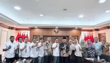Pokja PWI Kota Jakarta Barat bersama Pemerintah Kota (Pemkot) Administrasi Jakarta Barat menyiapkan program edukasi ikan hias dan ikan air tawar Nusantara bagi para pelajar.
