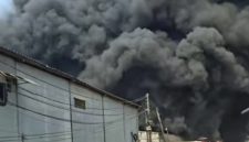 foto Tangkapan Layar  kebakaran gudang di sentra Kosambi 