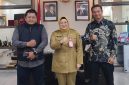 Foto Wakil Bupati Kabupaten Tangerang bersama Wakil Pemimpin Redaksi Detikfaktual