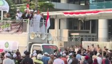 Aksi massa yang mengecam dugaan penistaan agama berlangsung di depan Gedung Orang Tua (OT), kawasan Outer Ring Road, Cengkareng, Jakarta Barat, Jumat (14/8/2026)