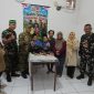 Koramil 04/Cengkareng bersama unsur Wanra menggelar bakti sosial kesehatan dan khitanan massal gratis bagi warga di Sekretariat RW 012 Kapuk, Cengkareng, Jakarta Barat