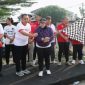 Wabup Tangerang Intan Nurul Hikmah melepas ribuan peserta Jalan Sehat di Desa Curug Wetan, Kecamatan Curug, Kabupaten Tangerang dalam rangka memperingati HUT ke-81 Kemerdekaan RI, pada Minggu (30/8/2026). (Dok.Istw)