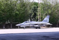 Pesawat tempur T-50i Golden Eagle yang tiba di Skadron Udara 15 usai dikerahkan dalam Latihan Pitch Black 2026 di Darwin, Australia. (Dok. Instagram @grup_3_tempur_koopsau)