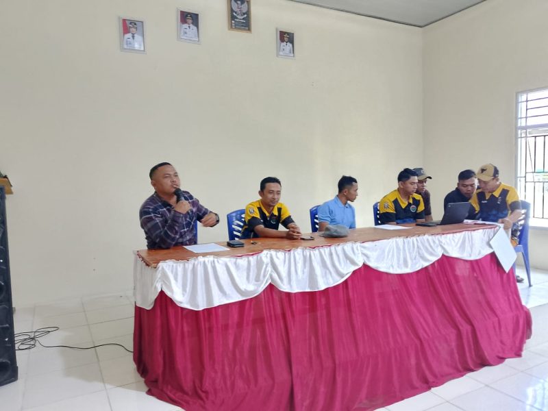 Kepala Kampung (Kakam) Bandarsari, Kecamatan Way Tuba, Kabupaten Way Kanan, Tarwani, memberikan penjelasan penting terkait penghapusan otomatis 38 nama Keluarga Penerima Manfaat (KPM) Bantuan Pangan Non Tunai (BPNT). Penghapusan ini dilakukan oleh pemerintah pusat karena terindikasi kuat terlibat dalam aktivitas judi online (judol)