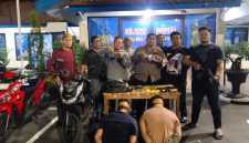 Polsek Jatiuwung Polres Metro Tangerang Kota Menangkap Dua Pelaku Curanmor Bersenjata Api Rakitan