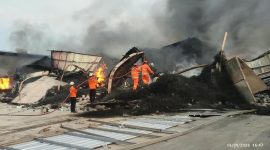 Gudang Kasur Busah di kawasan Kosambi Permai, Kabupaten Tangerang, terbakar pada Rabu